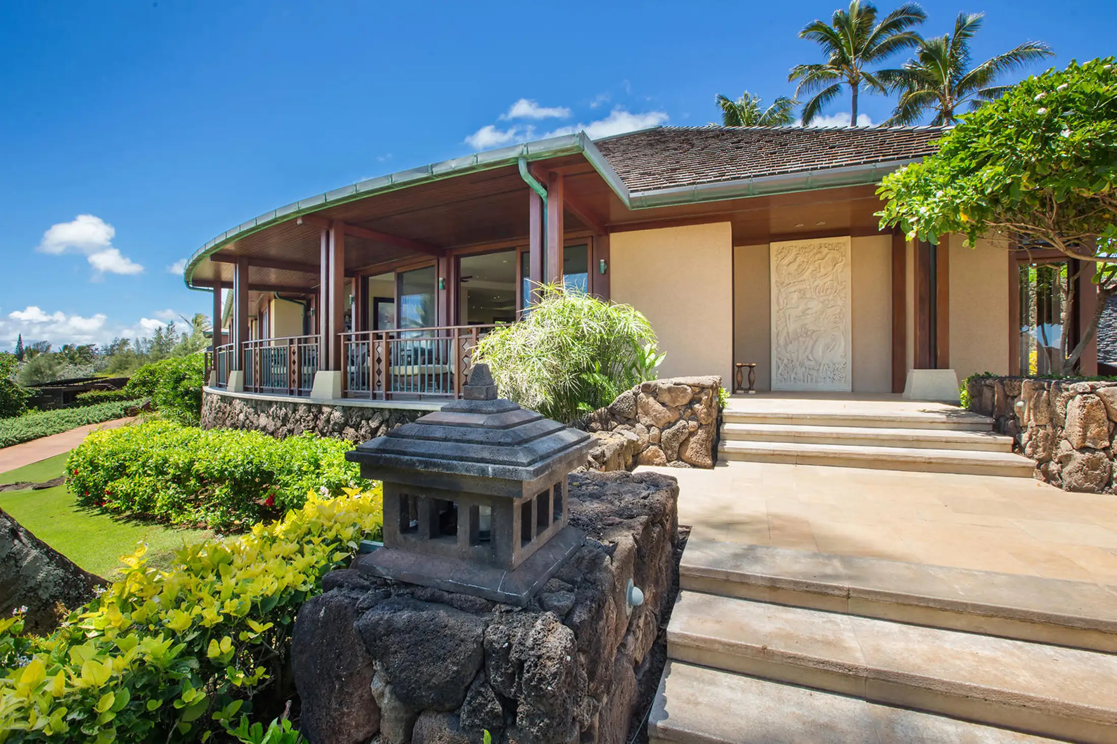 Aliomanu Beachfront Custom Home Exterior