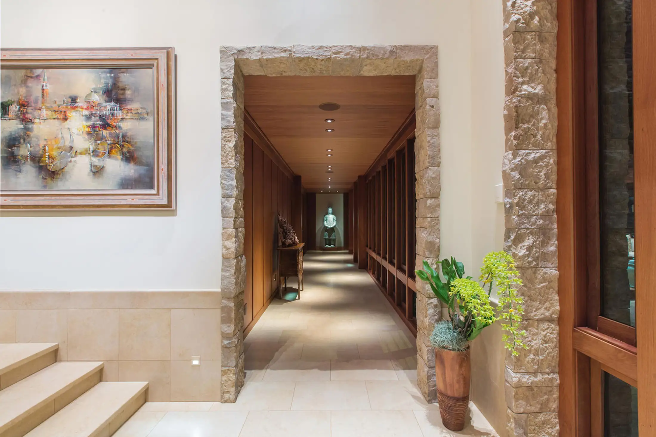 Aliomanu Beachfront Custom Home Hallway