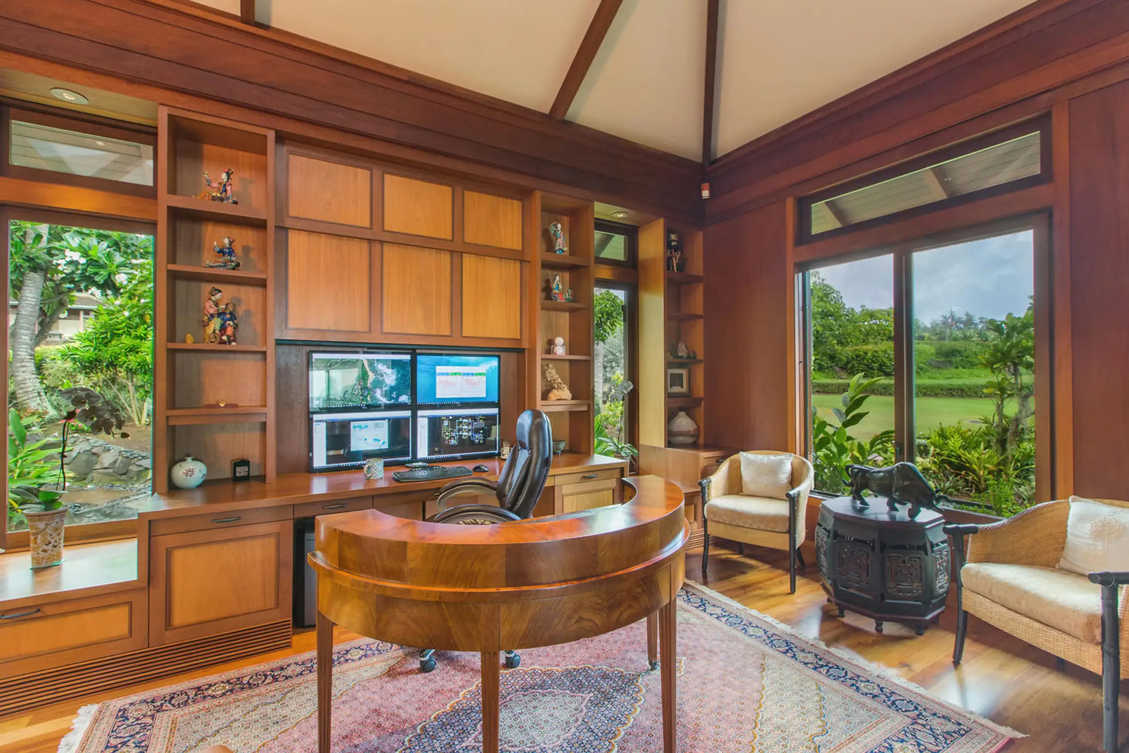 Aliomanu Beachfront Custom Home Office