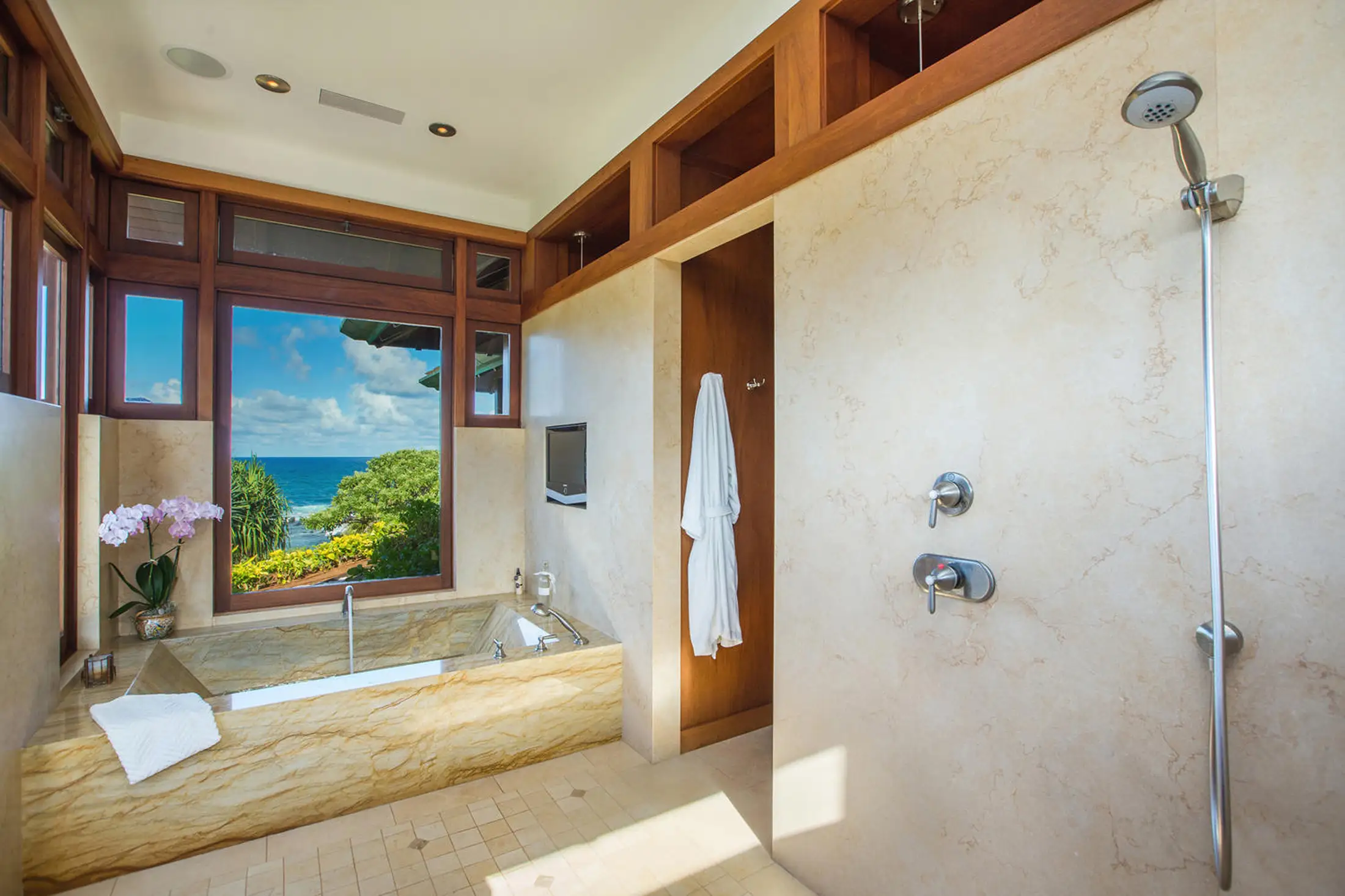 Aliomanu Beachfront Custom Home Shower and Tub