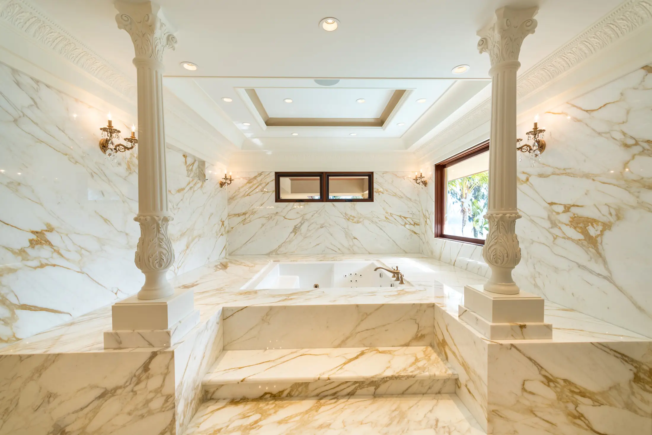 Kealia Kai Custom Home Tub