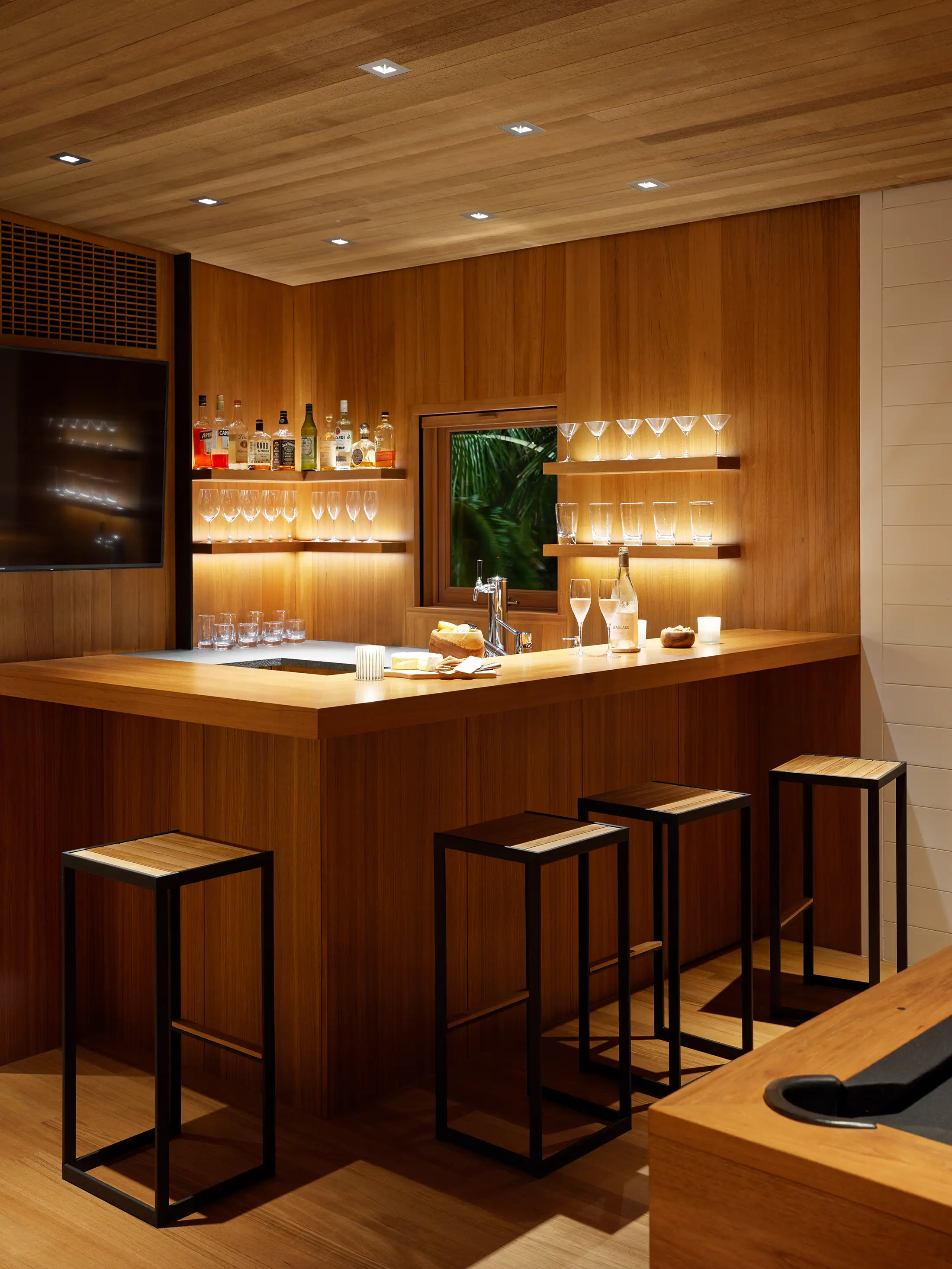 Poipu Custom Home Hale Nukumoi Bar