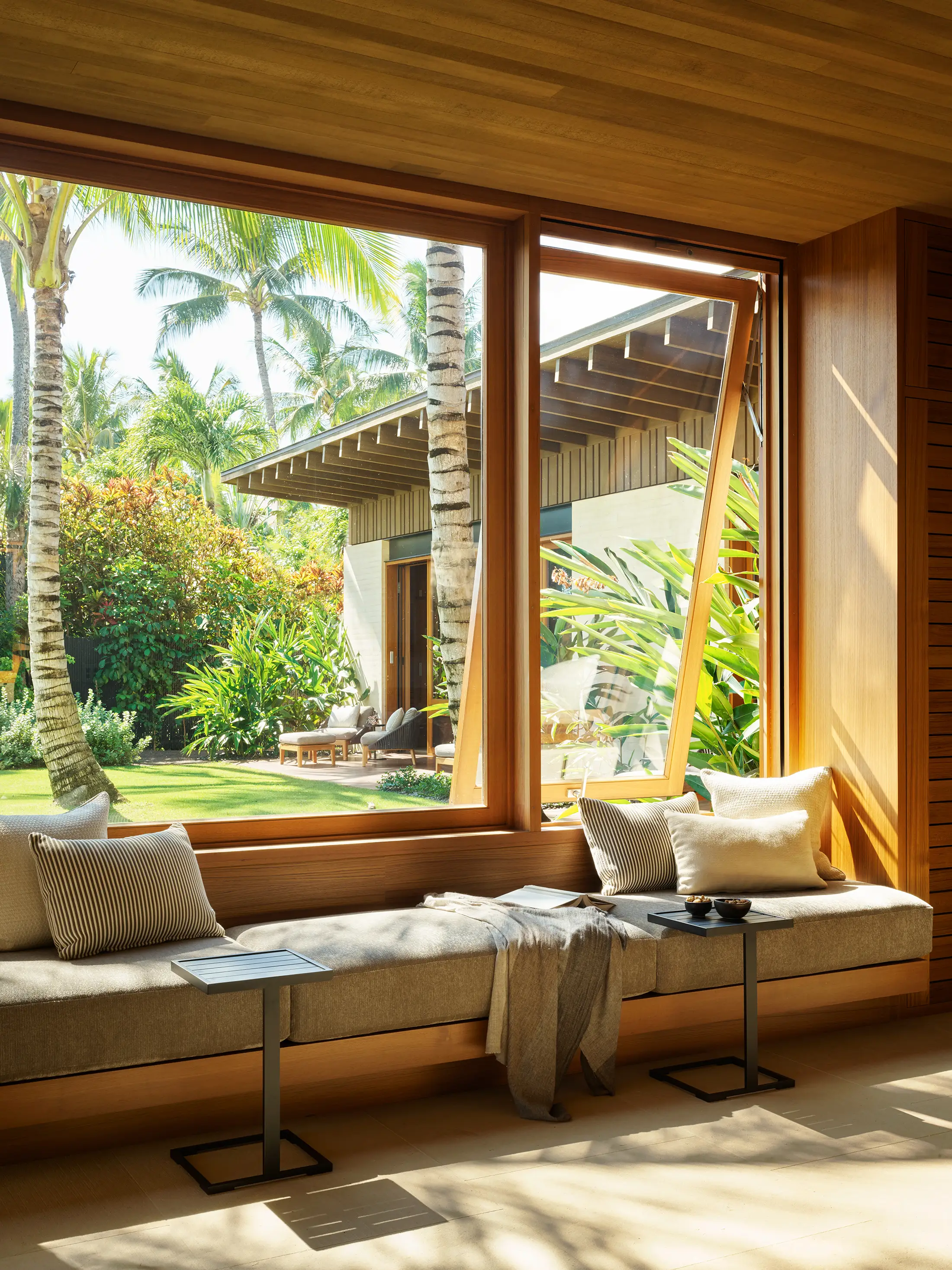 Poipu Custom Home Hale Nukumoi Seating Area
